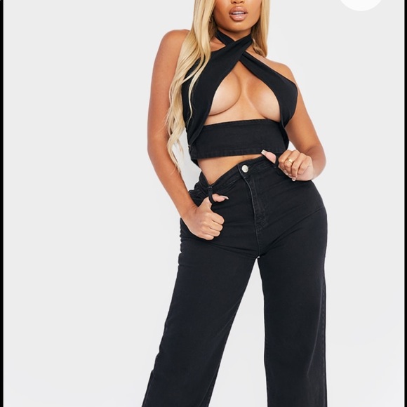 Pretty little thing black acid wash wrap crop top - Picture 2 of 10